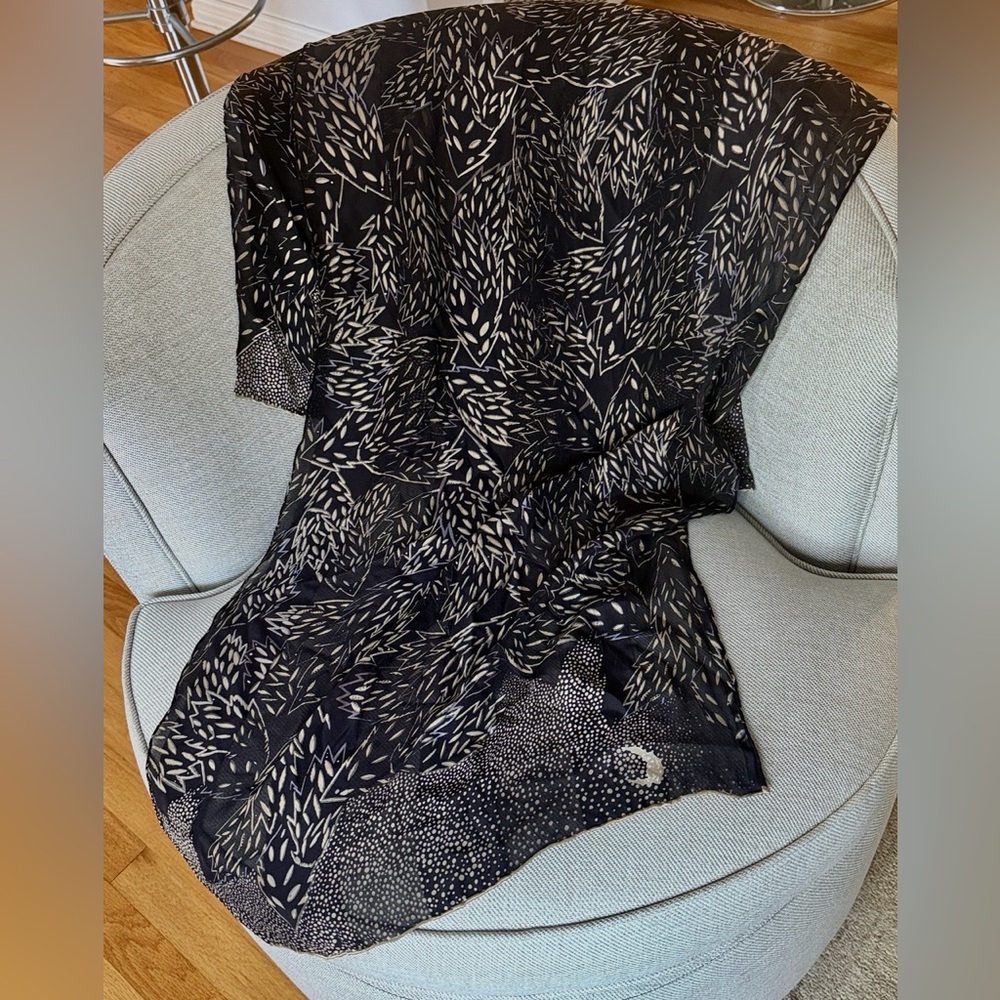 Georgina von Etzdorf  VTG  Black, Tan & Lilac accent. All Silk. Bohemian Shawl